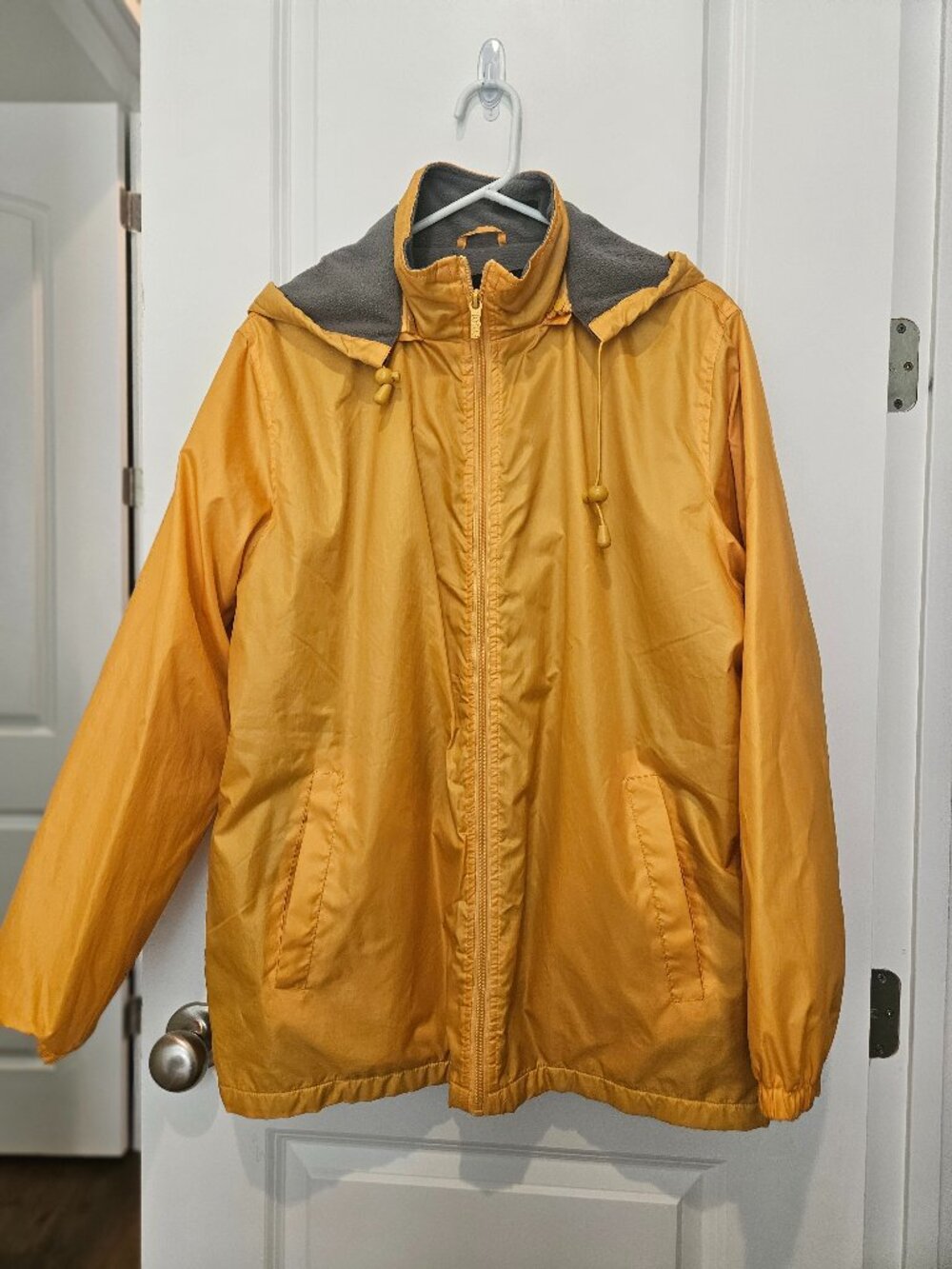 Totes lightweight rain jacket w/ hood, L